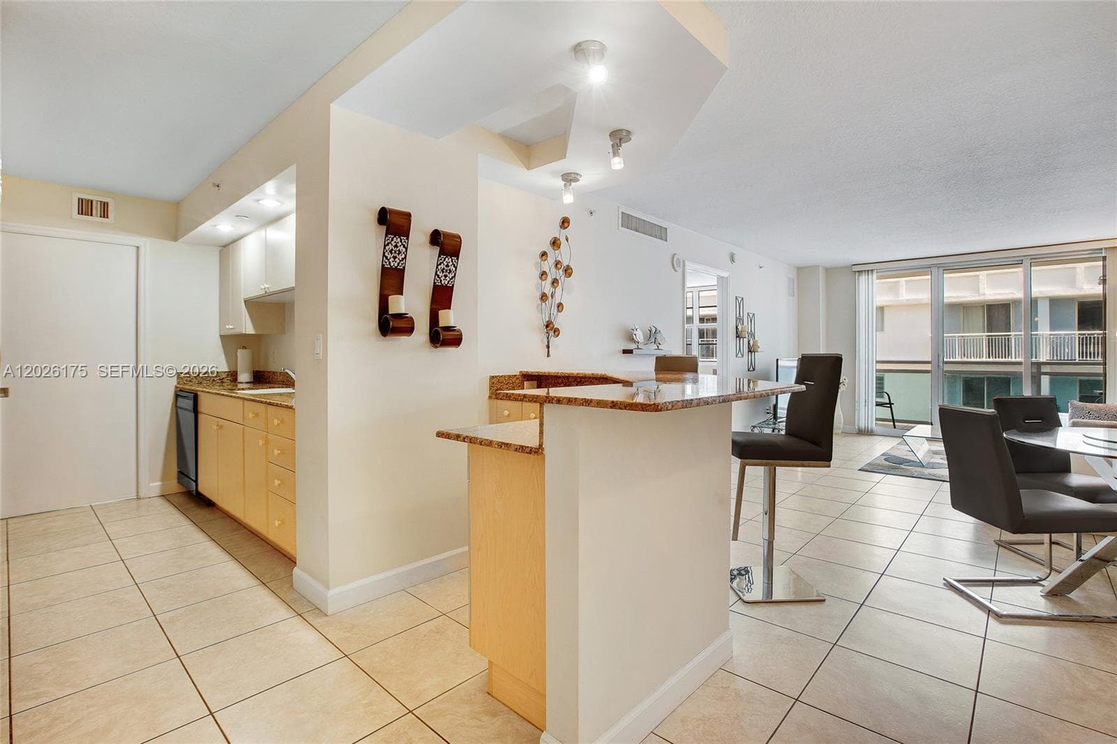 6917 Collins Ave # 1608, Miami Beach FL 33141 — 9