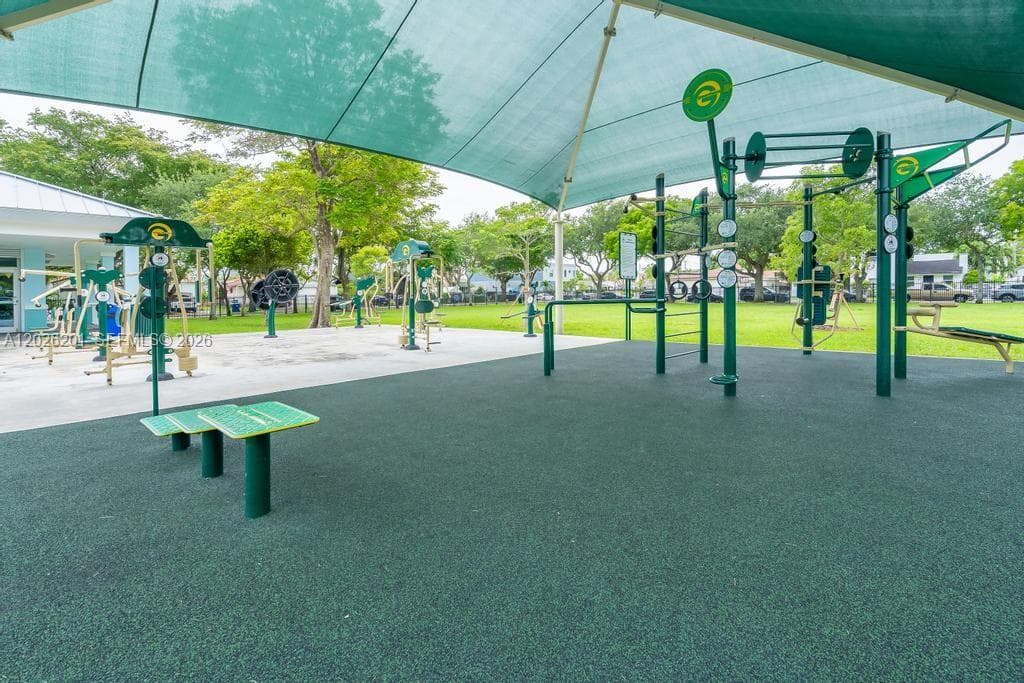 2257 SW 11th St, Miami FL 33135 — 14