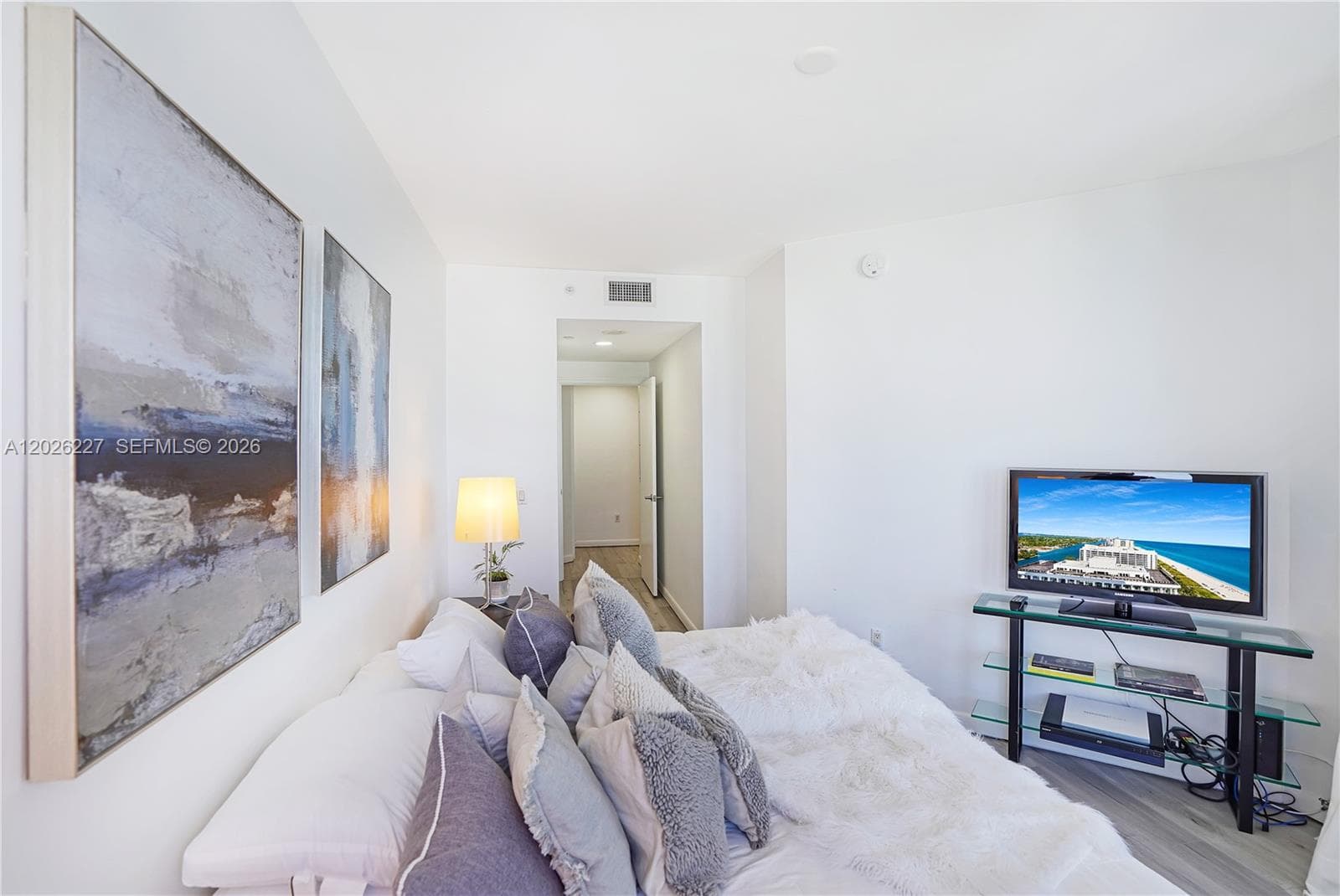 4779 Collins Ave # 2908, Miami Beach FL 33140 — 33