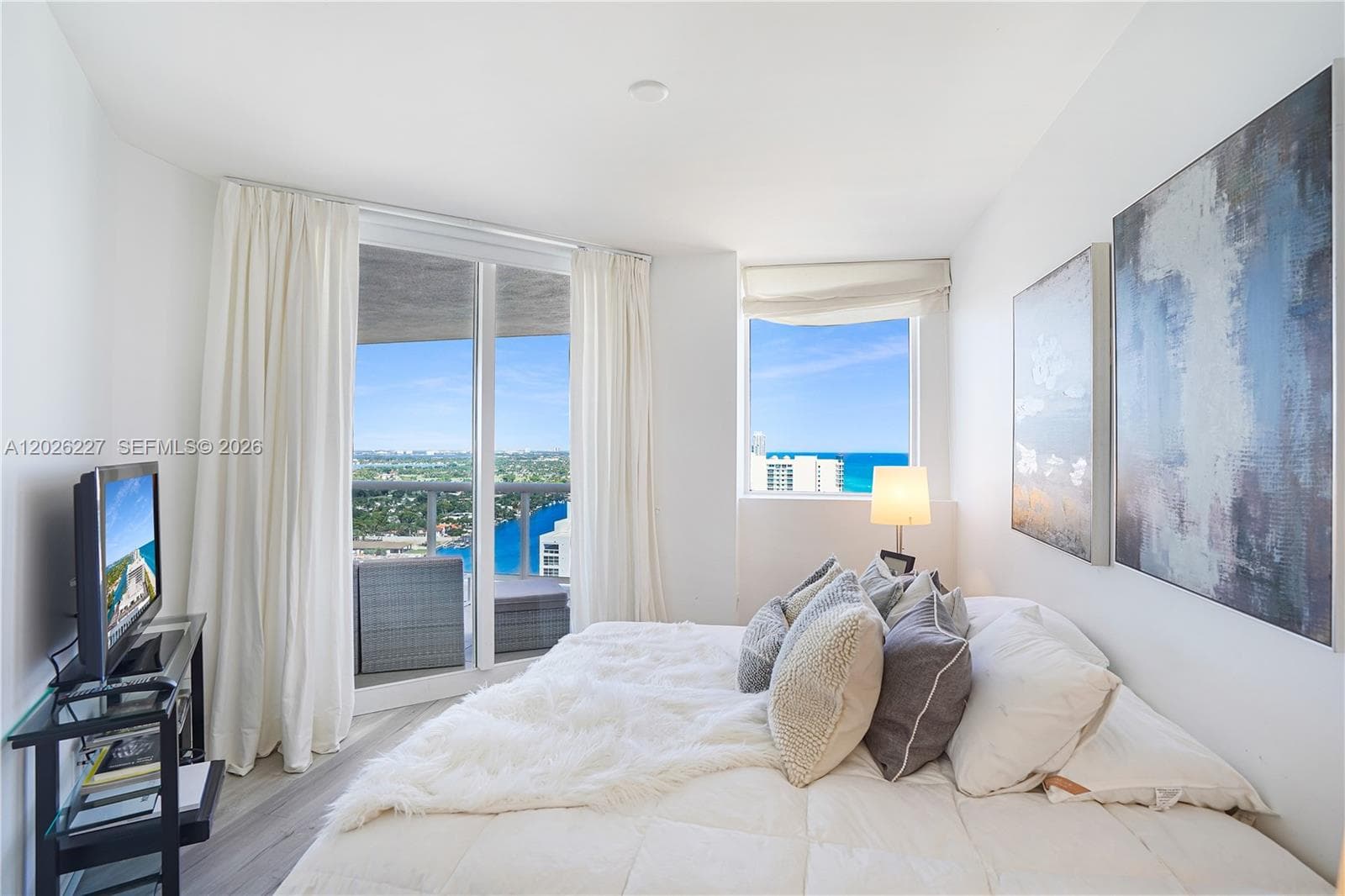 4779 Collins Ave # 2908, Miami Beach FL 33140 — 31