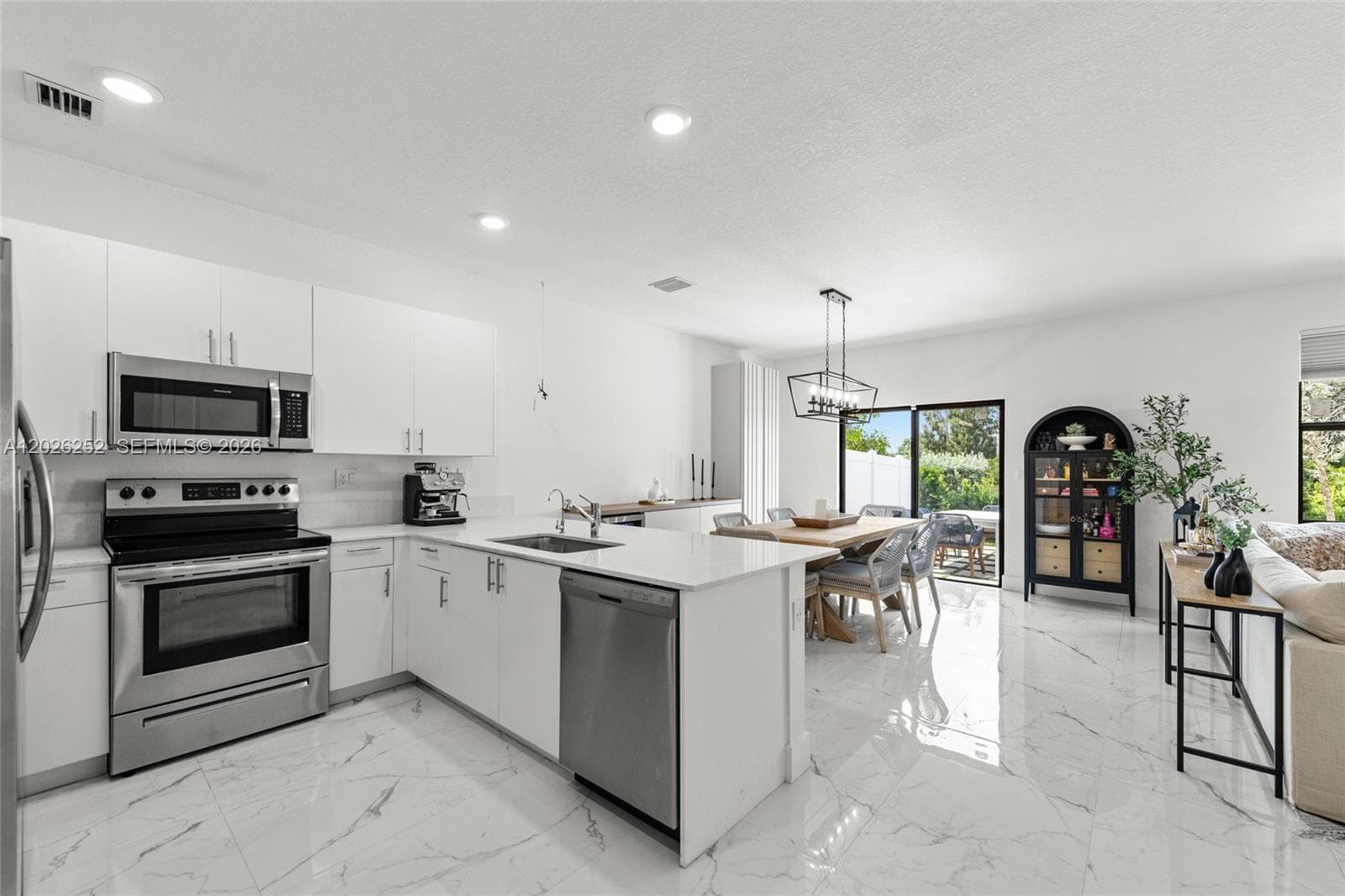 577 NW 204th St, Miami Gardens FL 33169 — 9