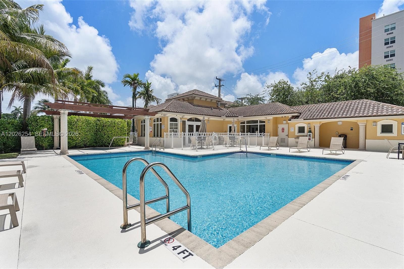 2704 NE 184th Ter, Aventura FL 33160 — 52