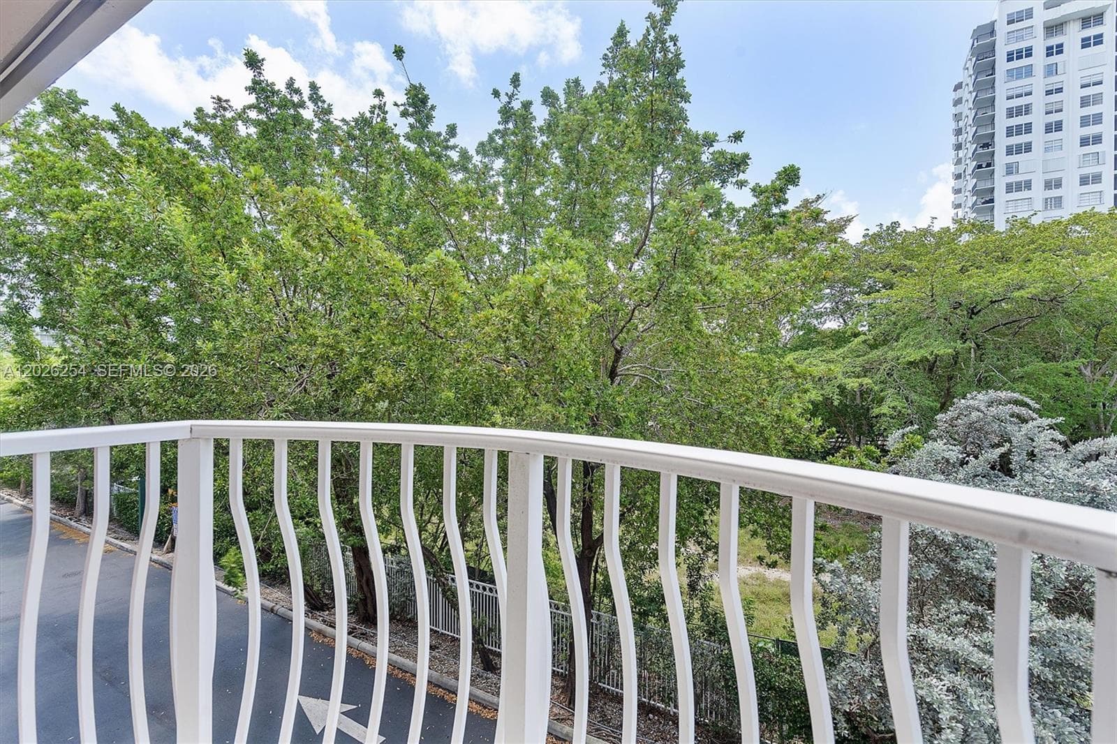 2704 NE 184th Ter, Aventura FL 33160 — 46
