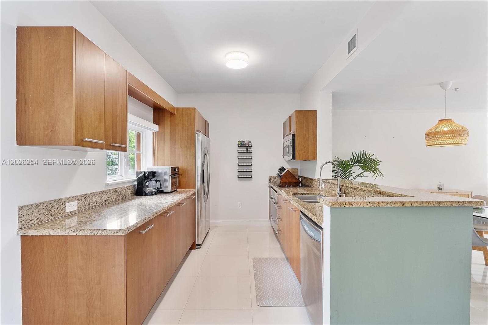 2704 NE 184th Ter, Aventura FL 33160 — 15