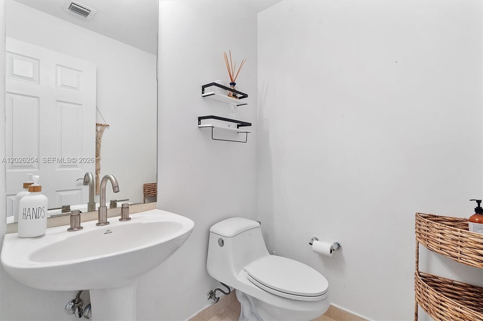 2704 NE 184th Ter, Aventura FL 33160 — 21