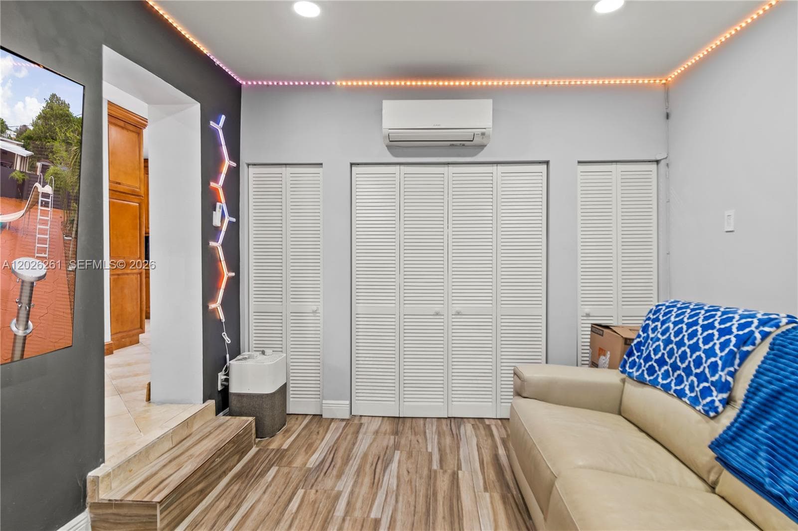 6250 SW 20 ter, Miami FL 33155 — 24