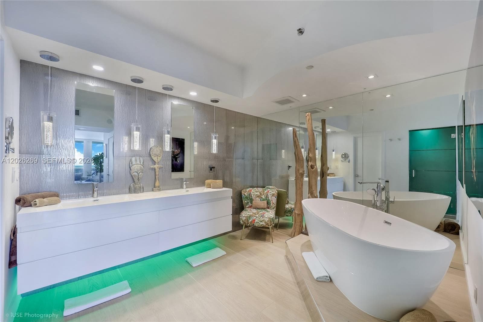 400 Alton Rd # 1506, Miami Beach FL 33139 — 13