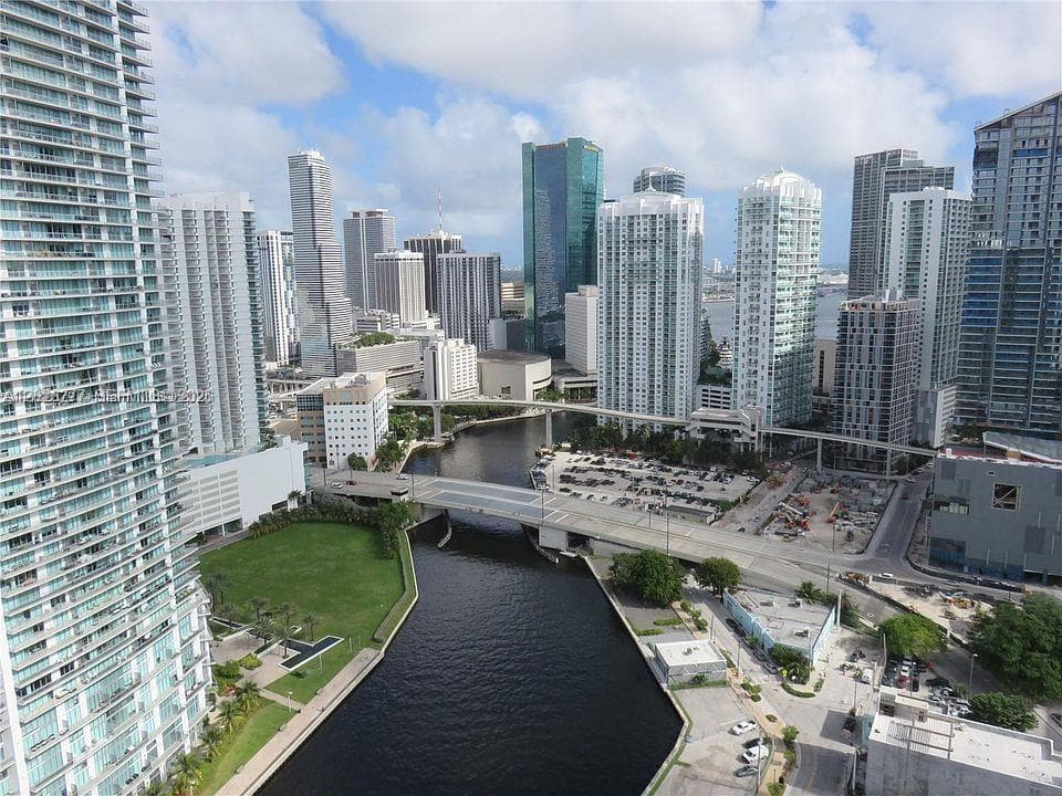 690 SW 1st Ct # 1908, Miami FL 33130 — 5