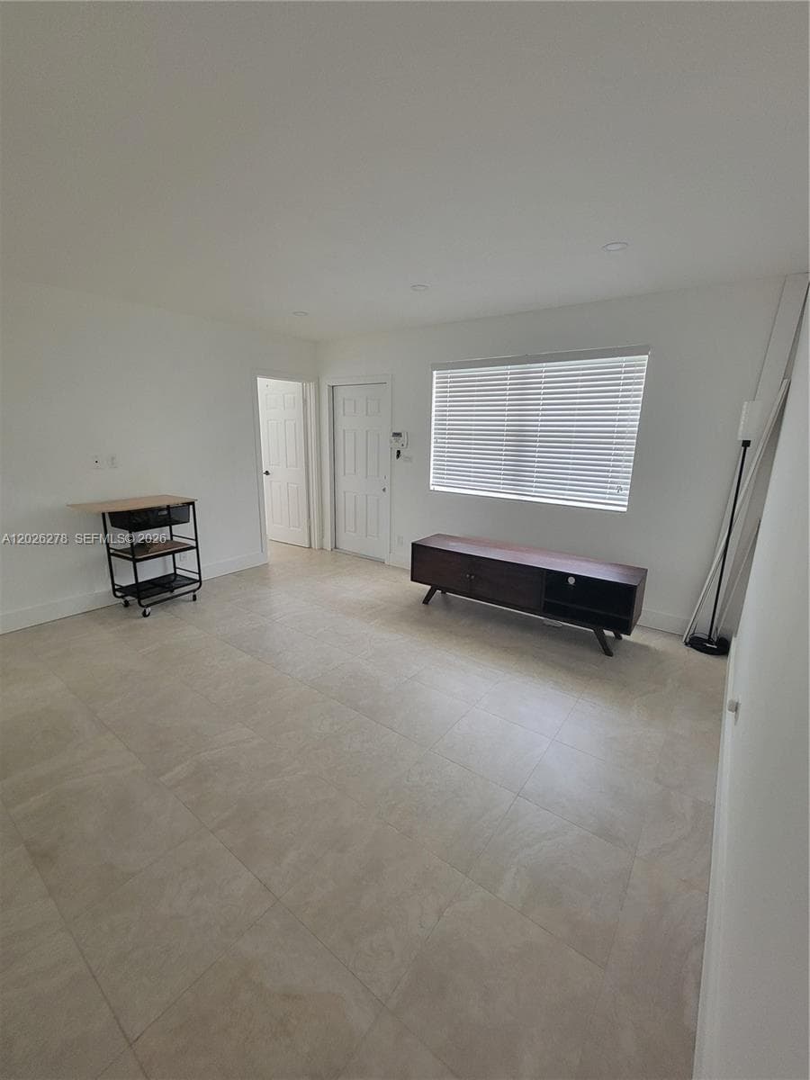 1052 SW 79th Ave, Miami FL 33144 — 13