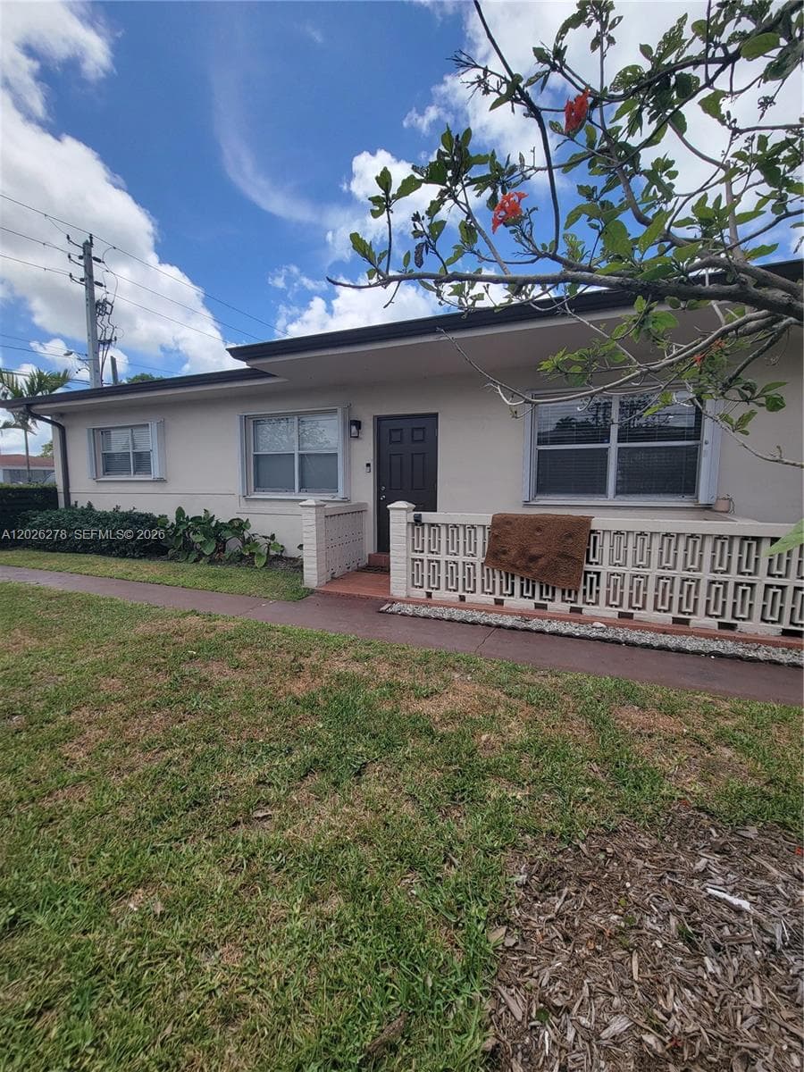 1052 SW 79th Ave, Miami FL 33144 — 22