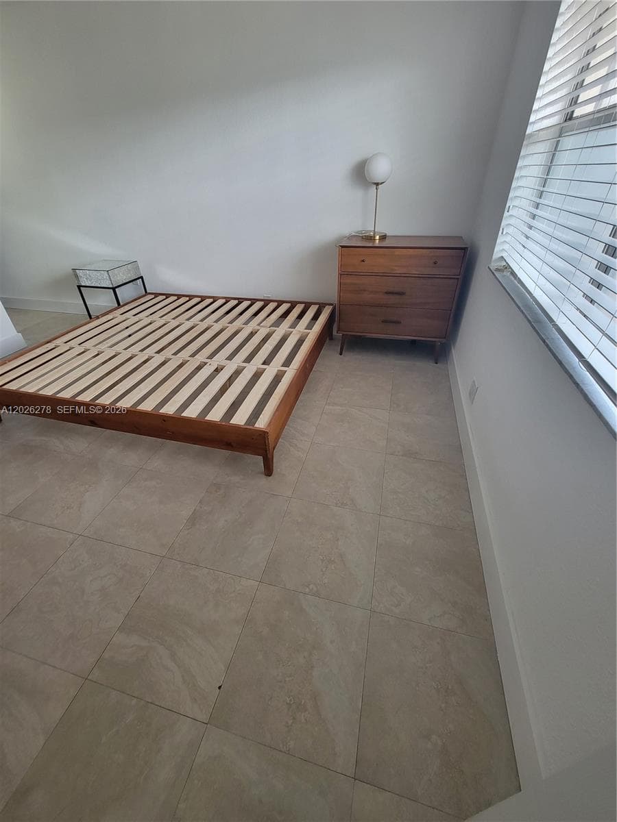 1052 SW 79th Ave, Miami FL 33144 — 20