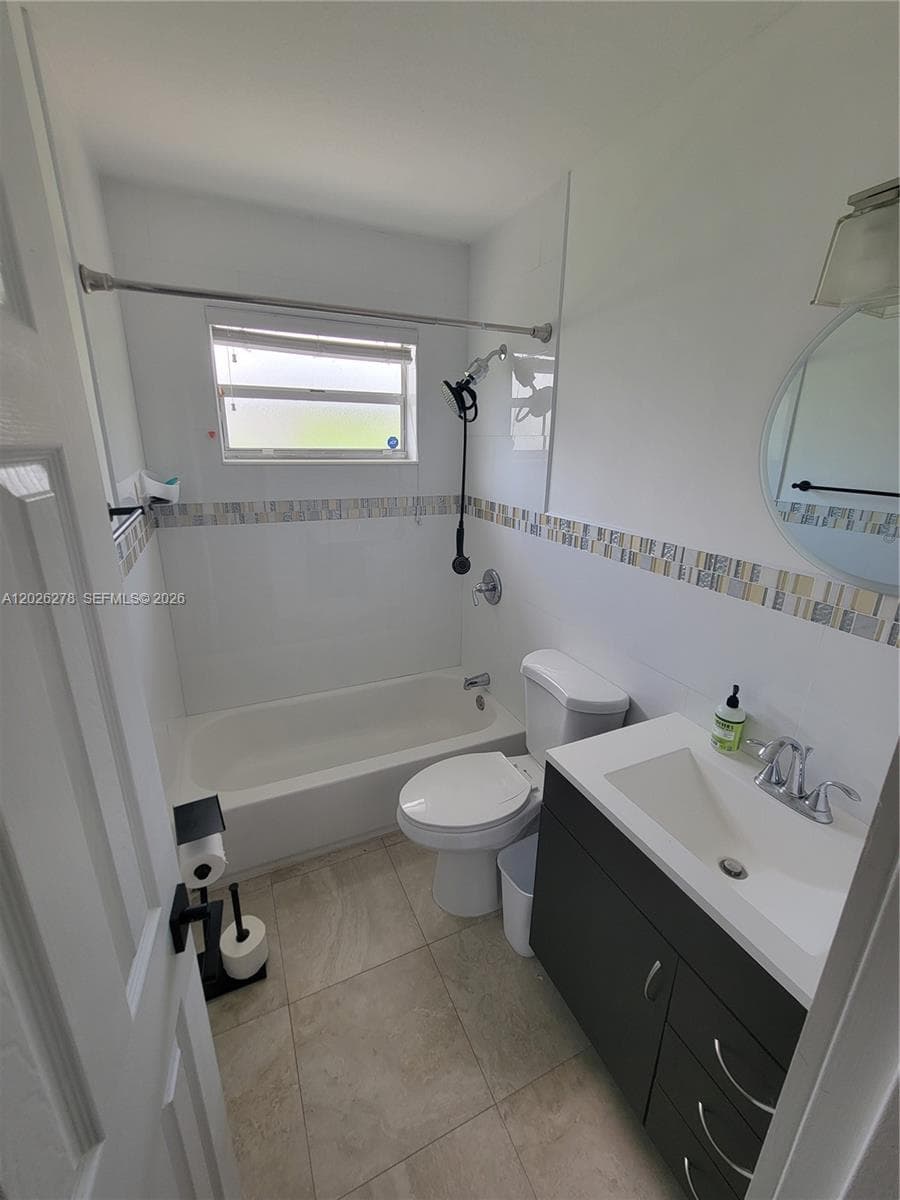 1052 SW 79th Ave, Miami FL 33144 — 11