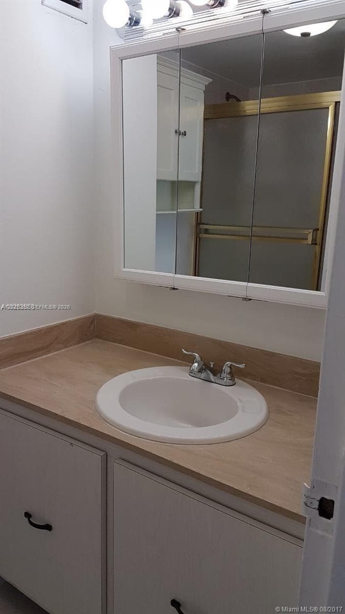 150 SE 25 RD # 15F, Miami FL 33129 — 16