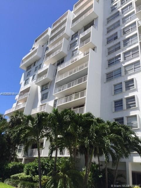 150 SE 25 RD # 15F, Miami FL 33129 — 1