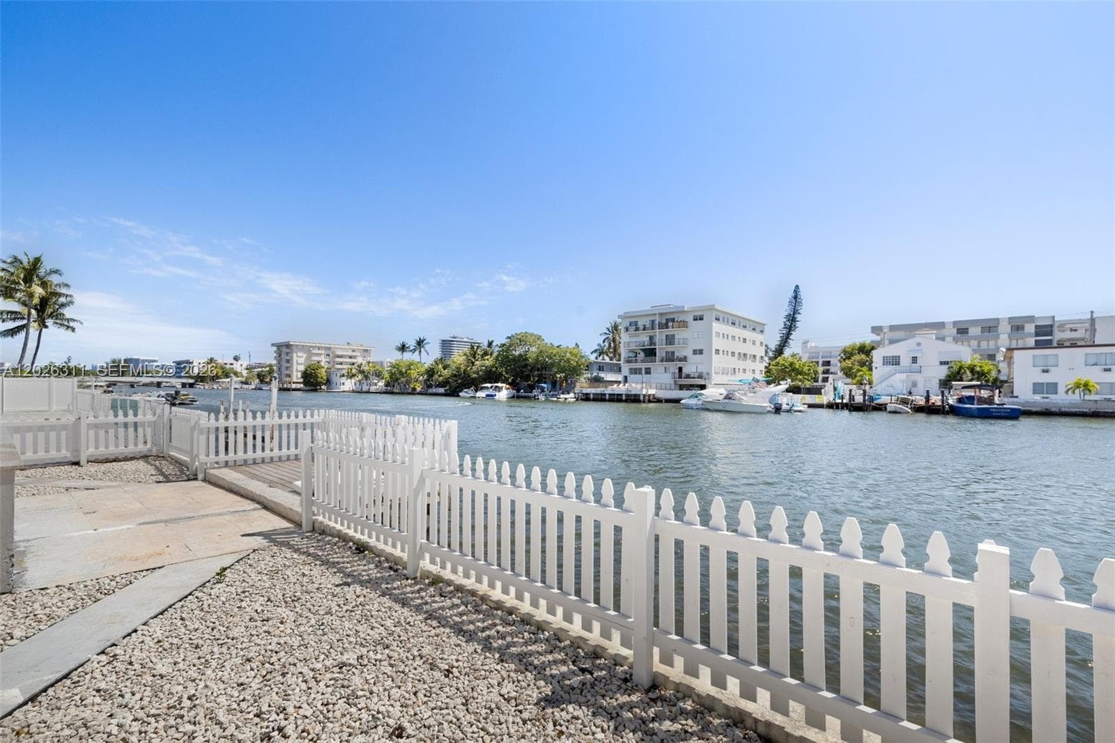 8135 Crespi Blvd # 4, Miami Beach FL 33141 — 2