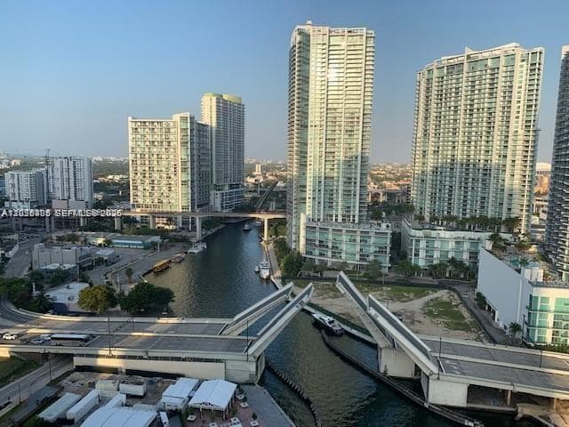31 SE 5th St # 705, Miami FL 33131 — 2