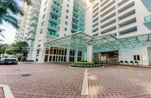 31 SE 5th St # 705, Miami FL 33131 — 5