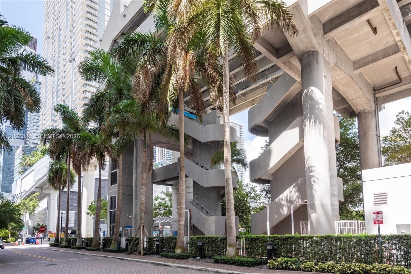 31 SE 5th St # 705, Miami FL 33131 — 9