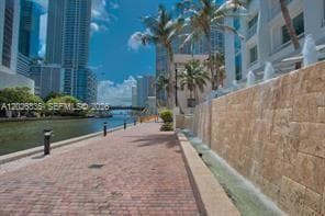 31 SE 5th St # 705, Miami FL 33131 — 10