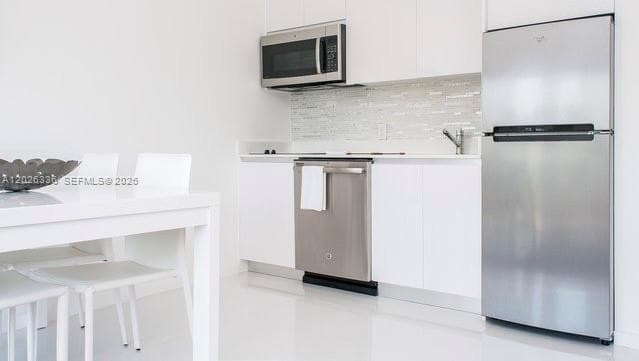 801 15th St # 208, Miami Beach FL 33139 — 4