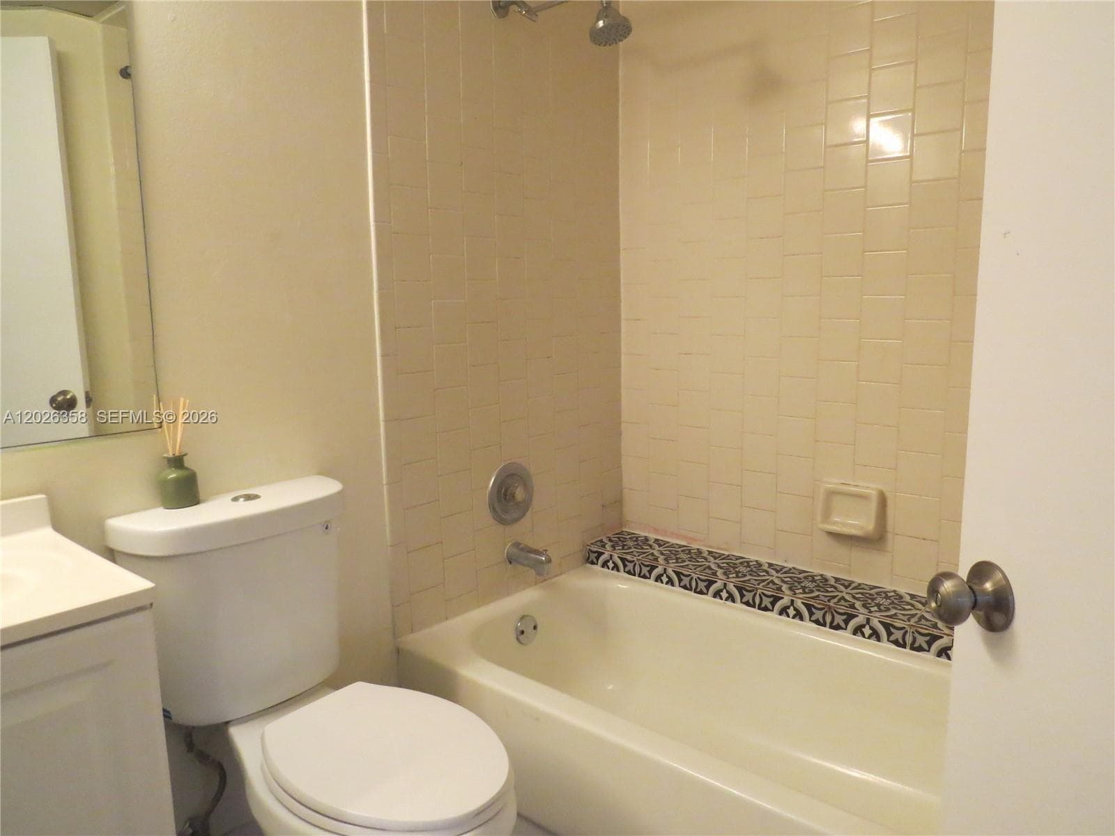 8290 Lake Dr # 143, Doral FL 33166 — 9
