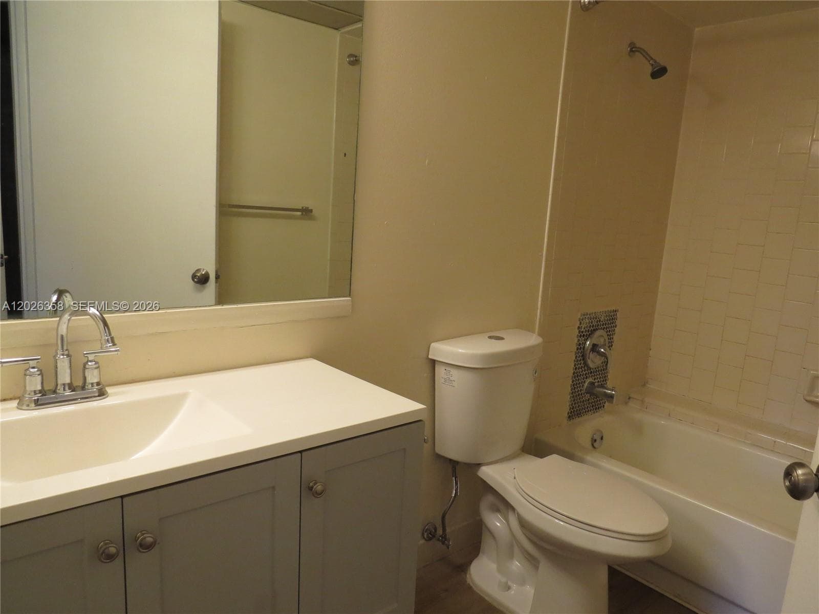8290 Lake Dr # 143, Doral FL 33166 — 10
