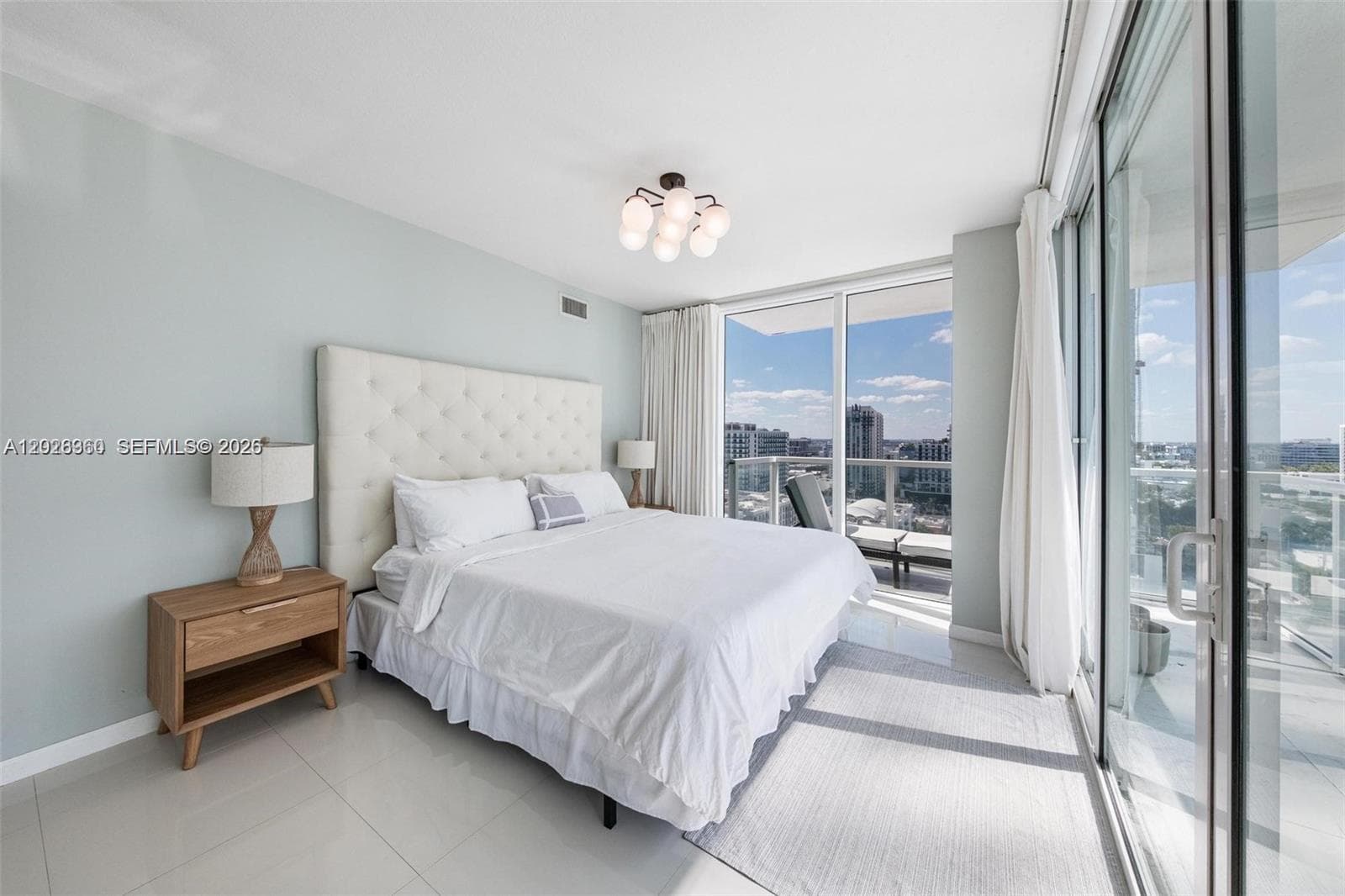 665 NE 25th St # 1805, Miami FL 33137 — 22