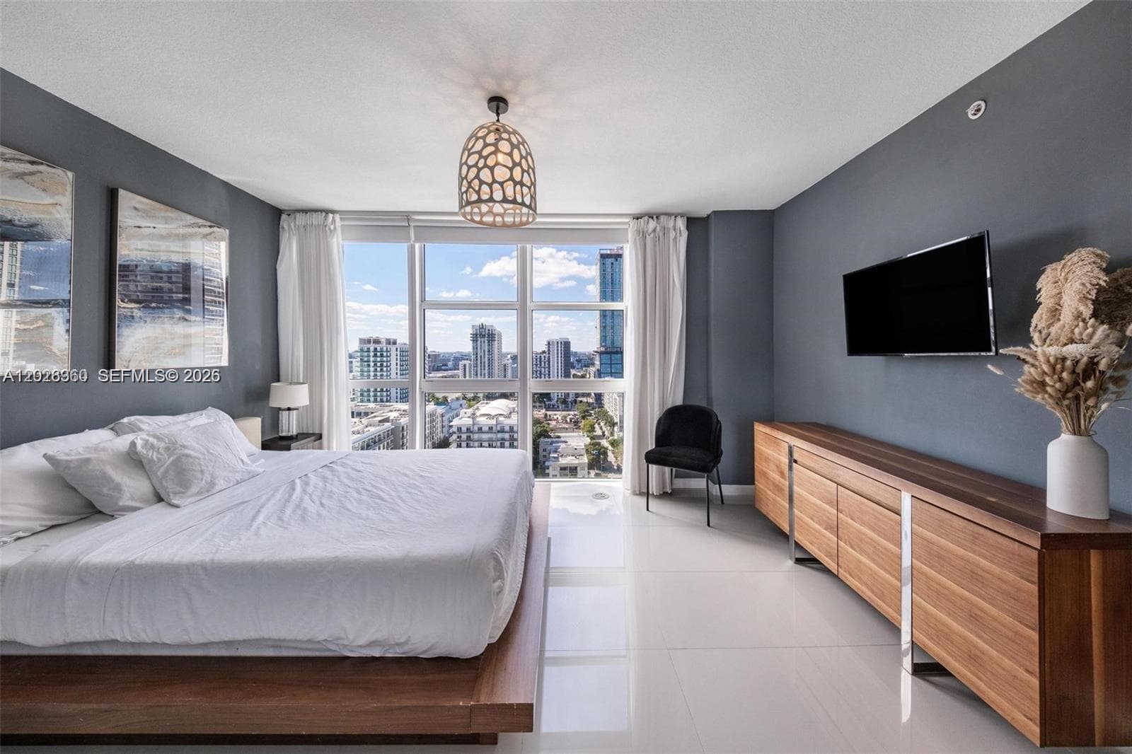 665 NE 25th St # 1805, Miami FL 33137 — 32