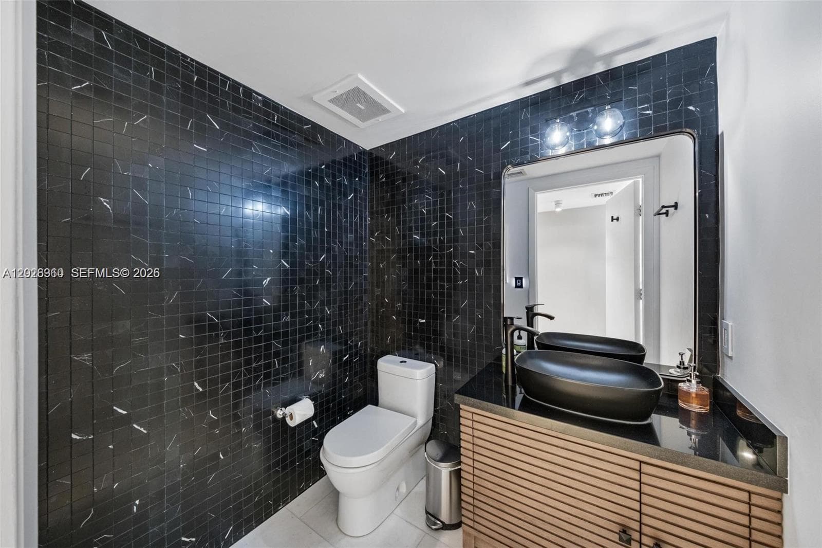 665 NE 25th St # 1805, Miami FL 33137 — 30