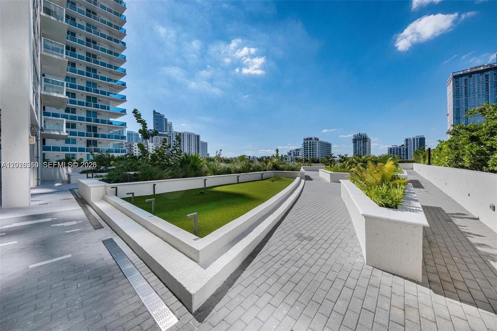 665 NE 25th St # 1805, Miami FL 33137 — 58