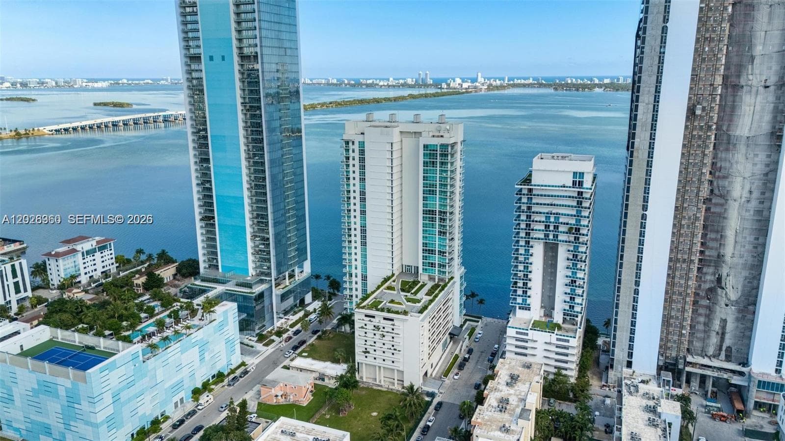 665 NE 25th St # 1805, Miami FL 33137 — 70