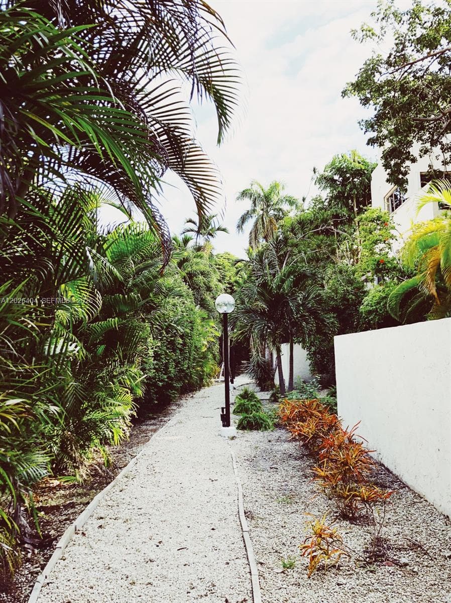 Brickell Forest Condo, Miami, FL — 2