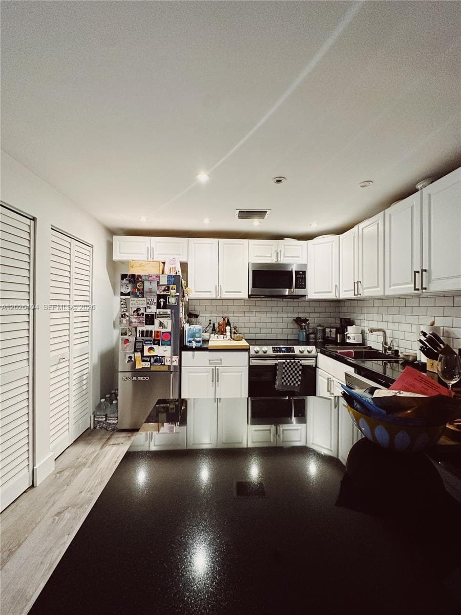 Brickell Forest Condo, Miami, FL — 32