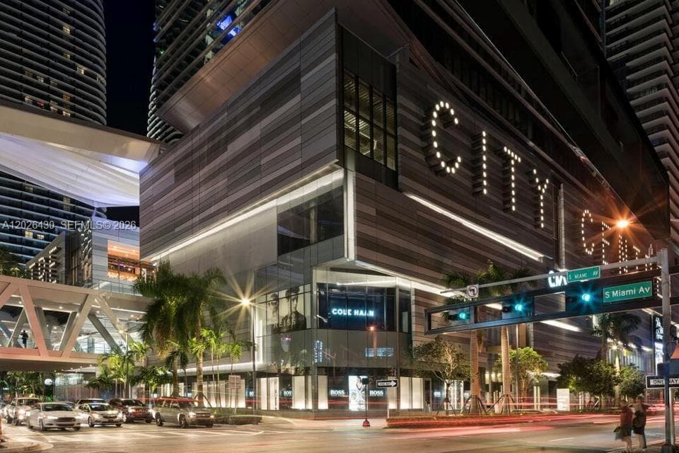 1200 Brickell Bay Dr # 2222, Miami FL 33131 — 42