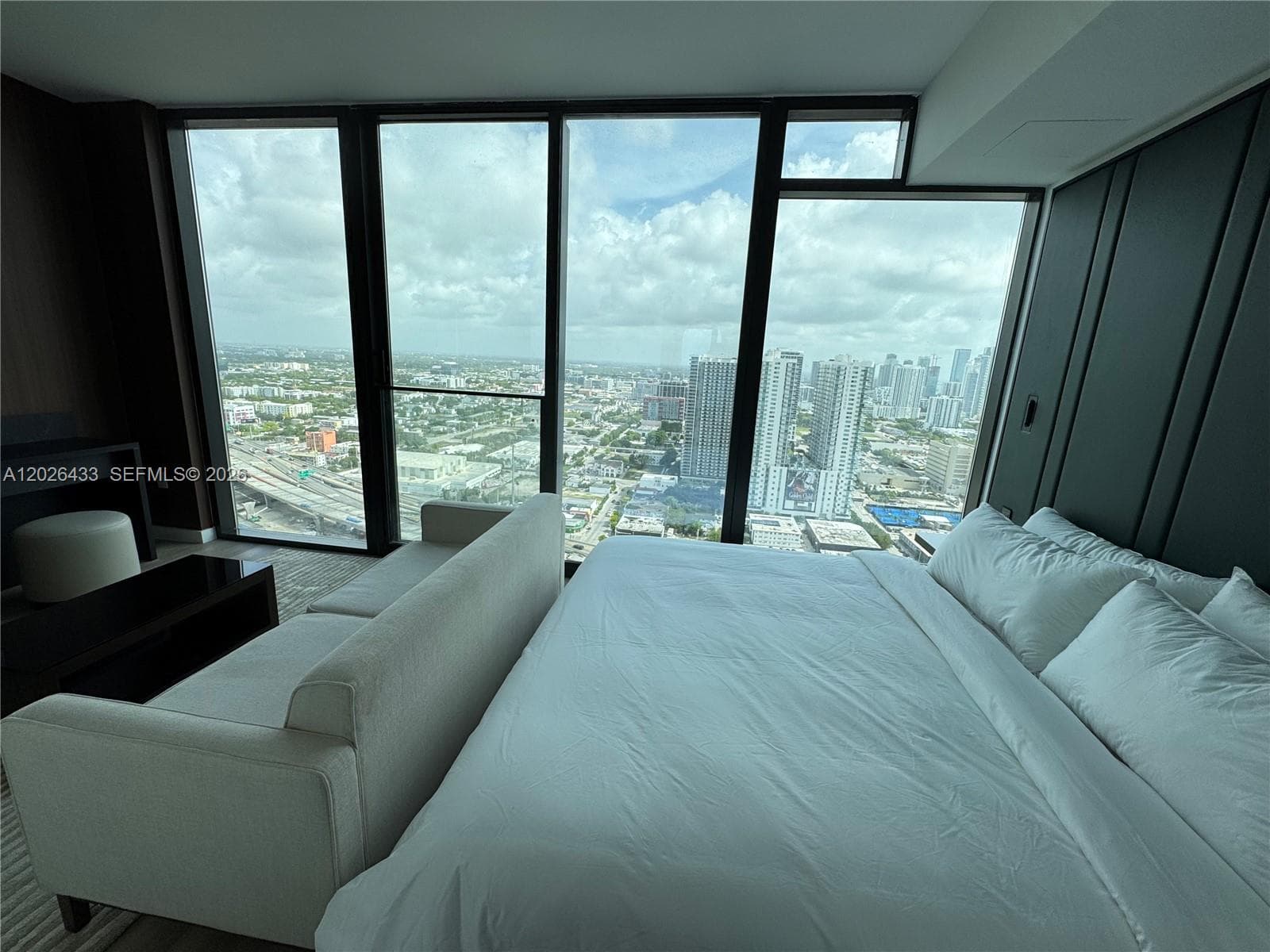 20 NE 11th St # 3405, Miami FL 33132 — 2
