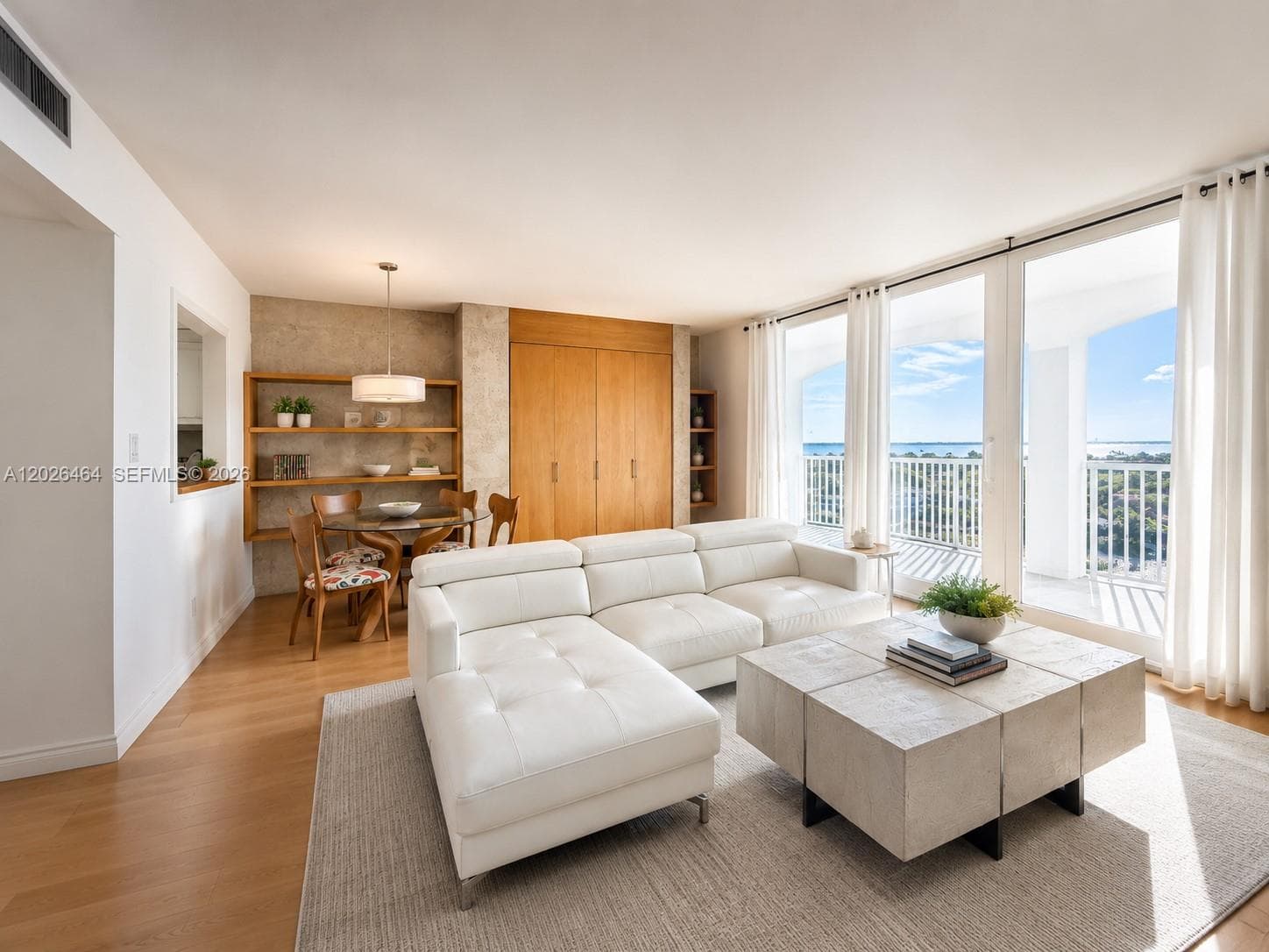 5401 Collins Ave # 1022, Miami Beach FL 33140 — 1