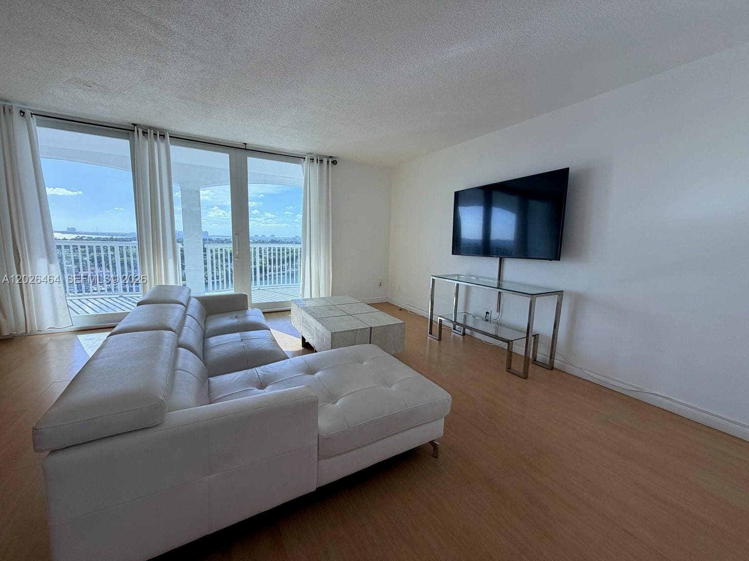 5401 Collins Ave # 1022, Miami Beach FL 33140 — 4