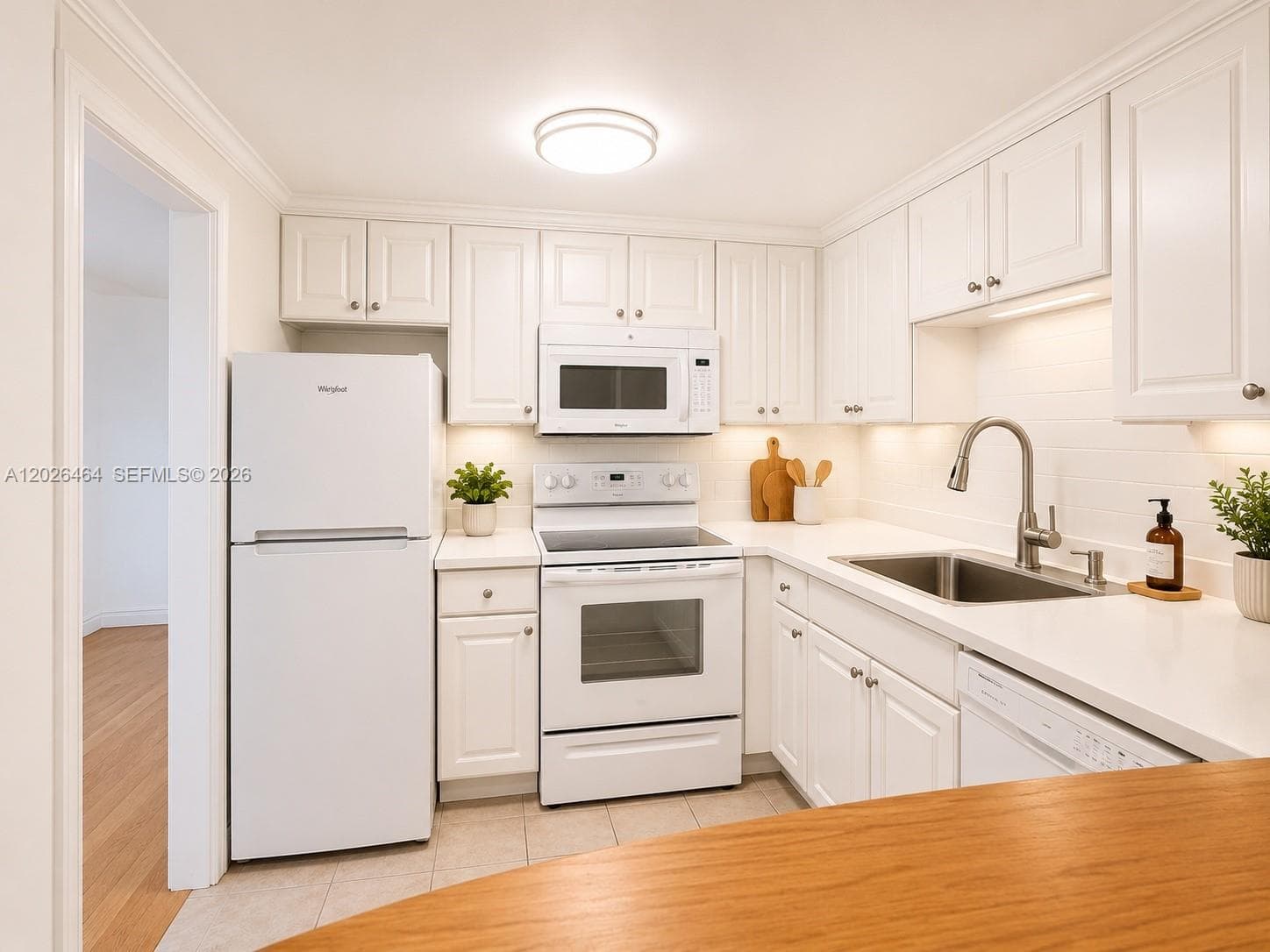 5401 Collins Ave # 1022, Miami Beach FL 33140 — 8