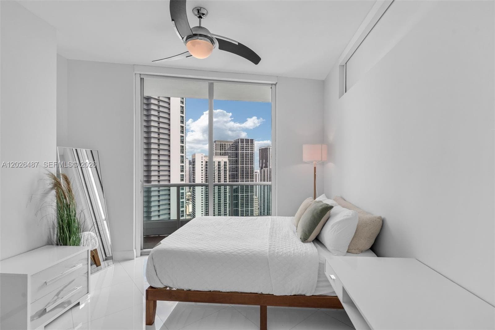 900 Biscayne Blvd # 4412, Miami FL 33132 — 11