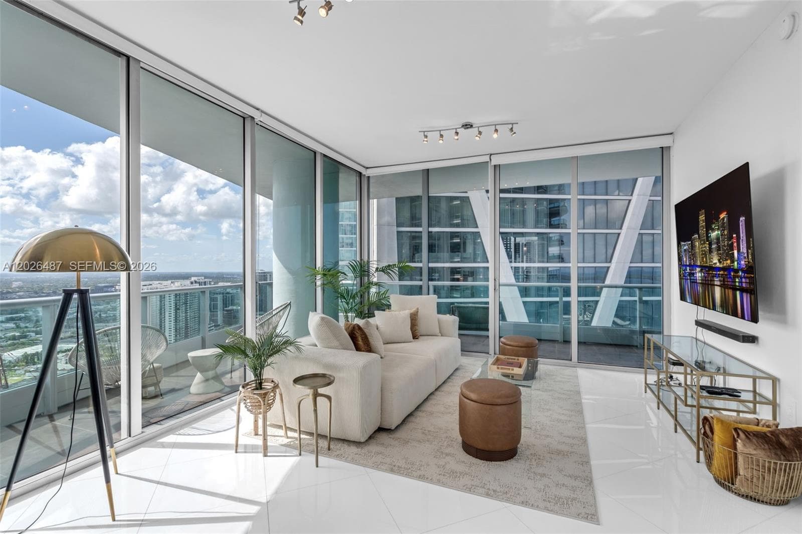 900 Biscayne Blvd # 4412, Miami FL 33132 — 4
