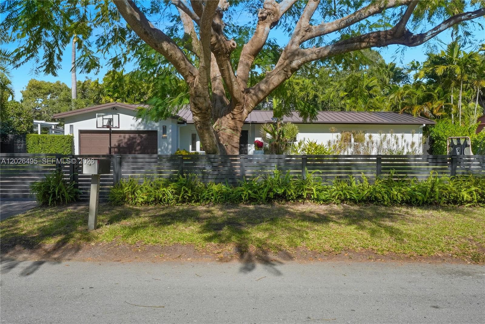 6111 SW 86th St, South Miami FL 33143 — 1