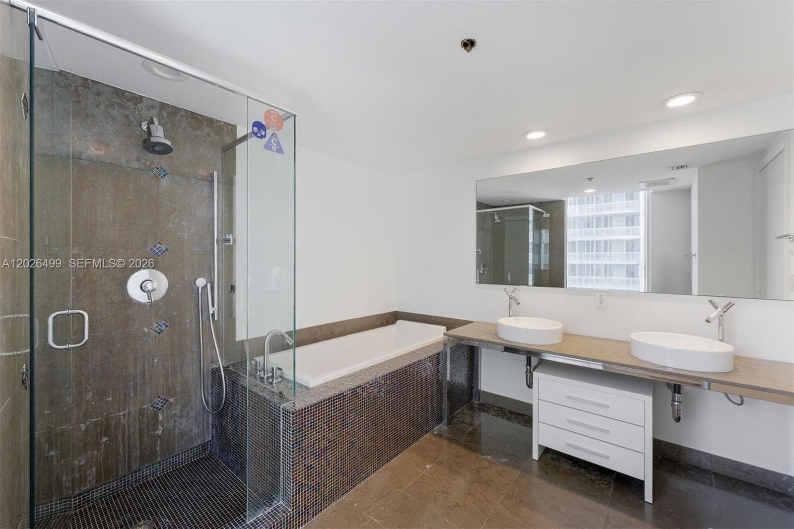 475 Brickell Ave # 3513, Miami FL 33131 — 16