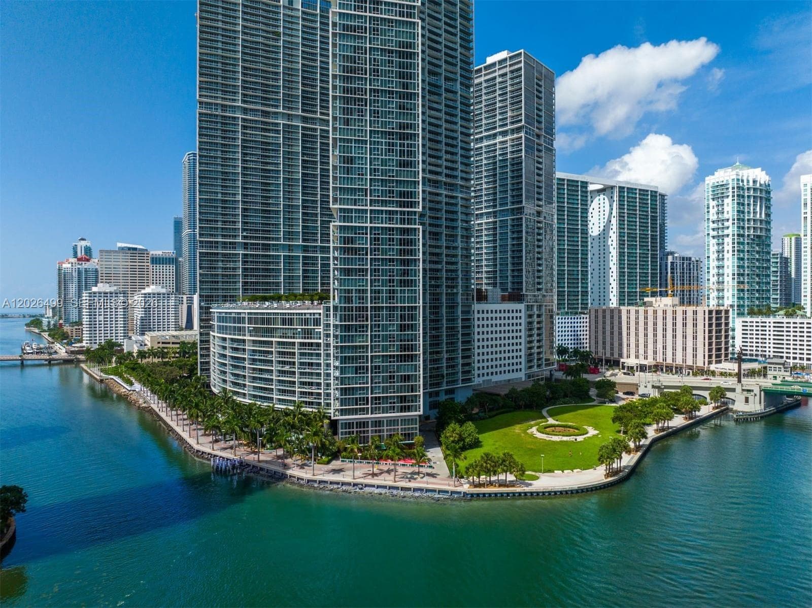 475 Brickell Ave # 3513, Miami FL 33131 — 32