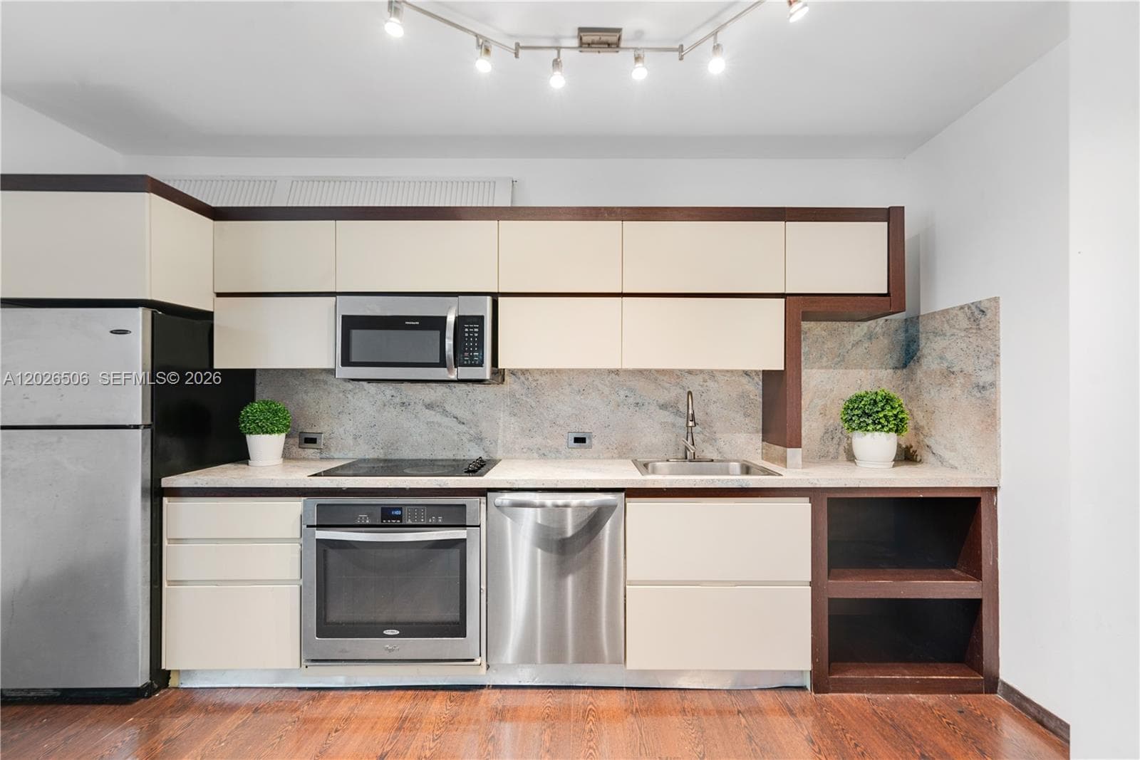 435 21st St # 212, Miami Beach FL 33139 — 6