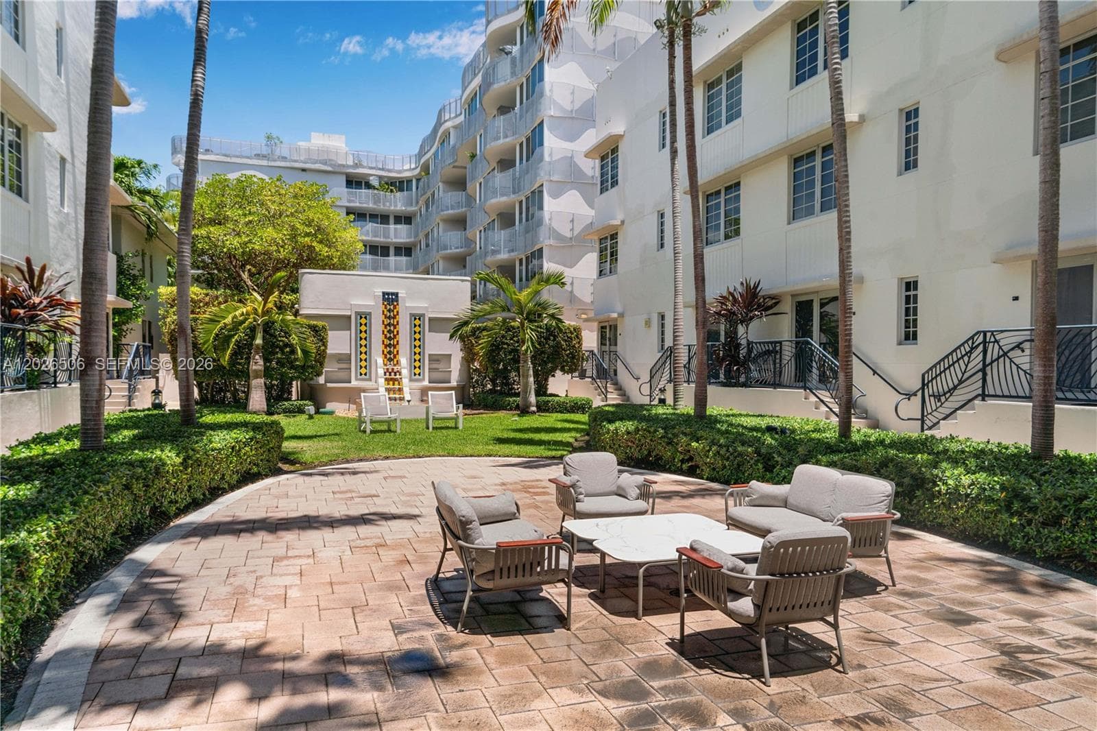 435 21st St # 212, Miami Beach FL 33139 — 1