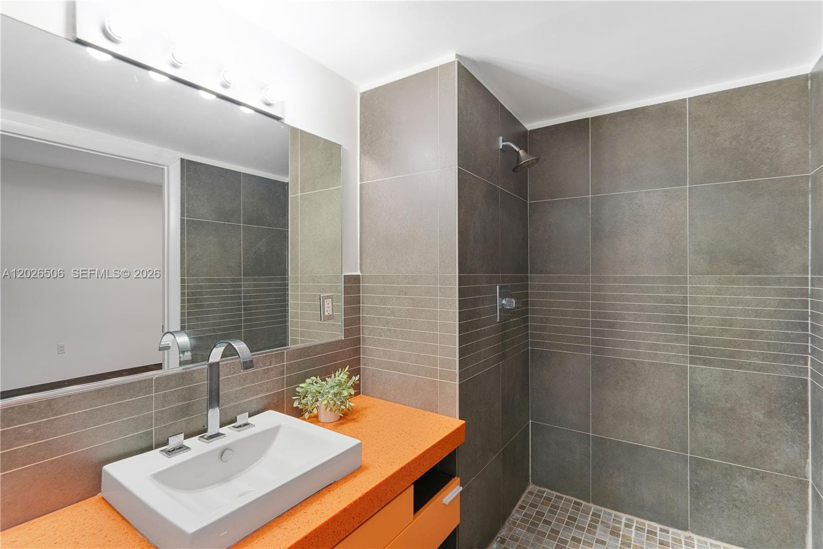 435 21st St # 212, Miami Beach FL 33139 — 14