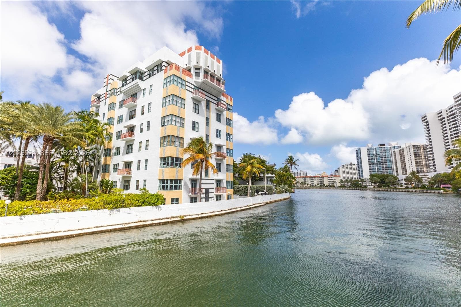 2421 Lake Pancoast Dr # 3B, Miami Beach FL 33140 — 28