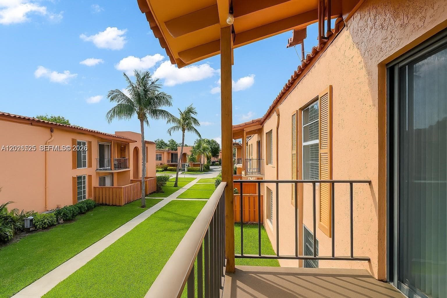 7200 Fairway Dr # H12, Miami Lakes FL 33014 — 23