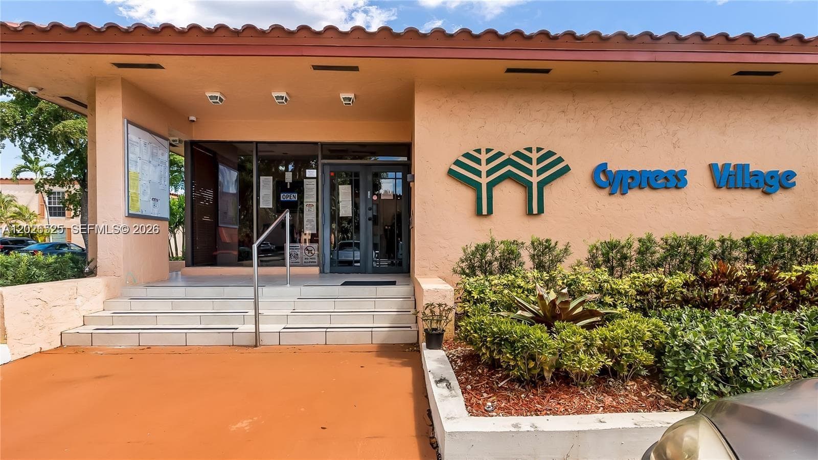 7200 Fairway Dr # H12, Miami Lakes FL 33014 — 24