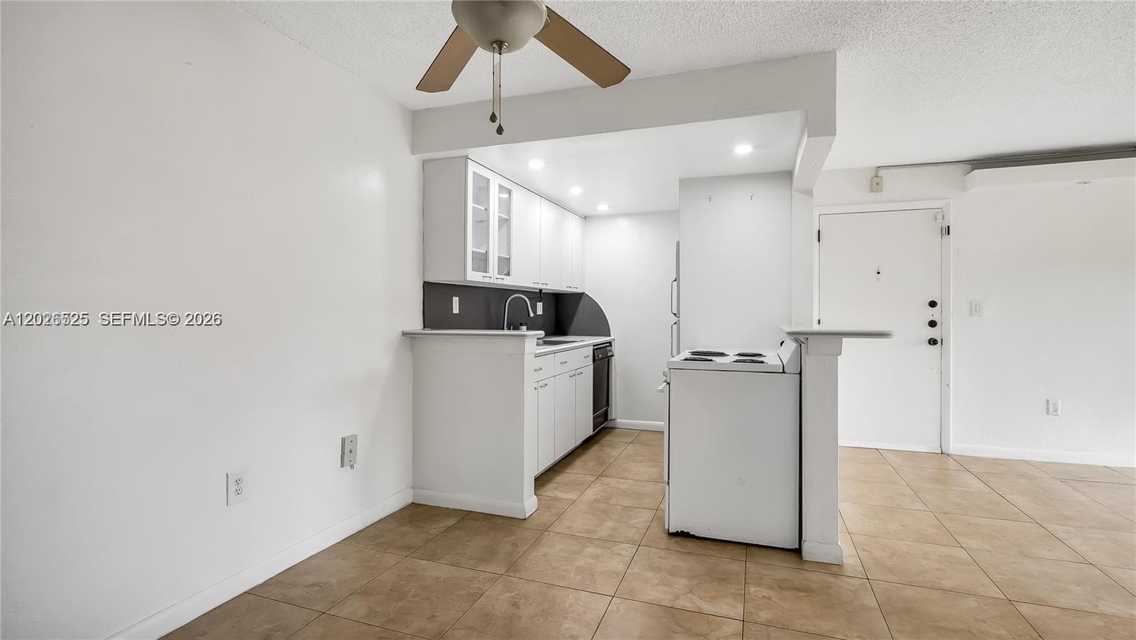 7200 Fairway Dr # H12, Miami Lakes FL 33014 — 4